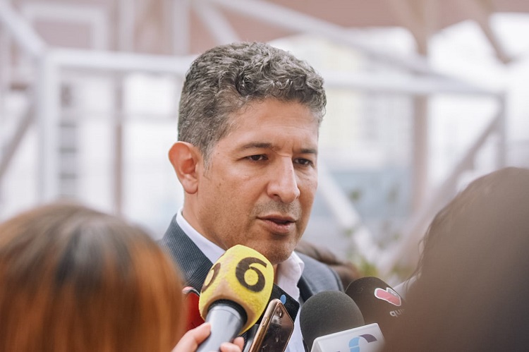 POR FIN. Tras la polémica por el contenido de los libros, escuelas de Jalisco comenzaron a recibir los textos. (Foto: Miriam Jiménez)